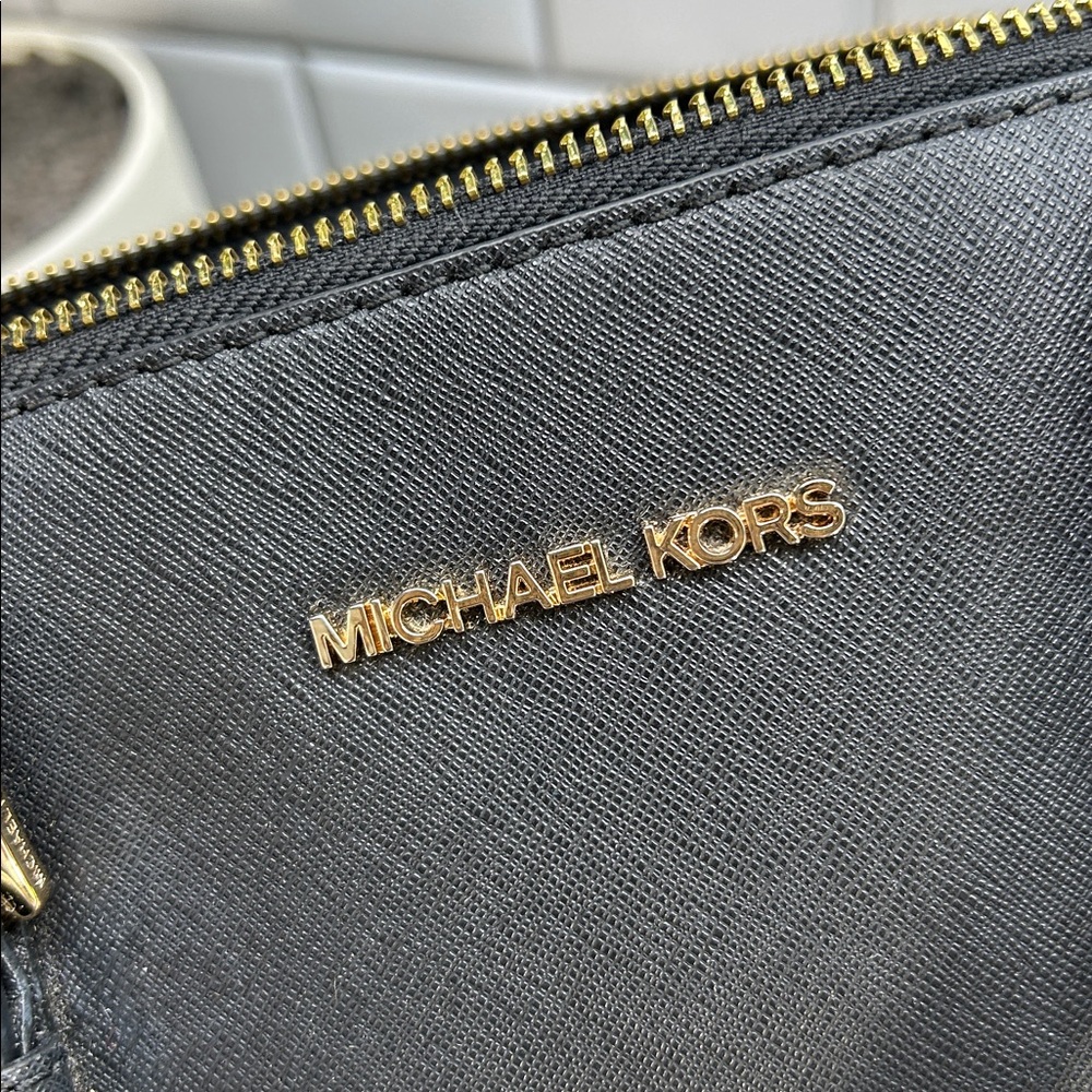 Michael Kors Black Leather Bag with Gold Zipper - Picture 7 of 12